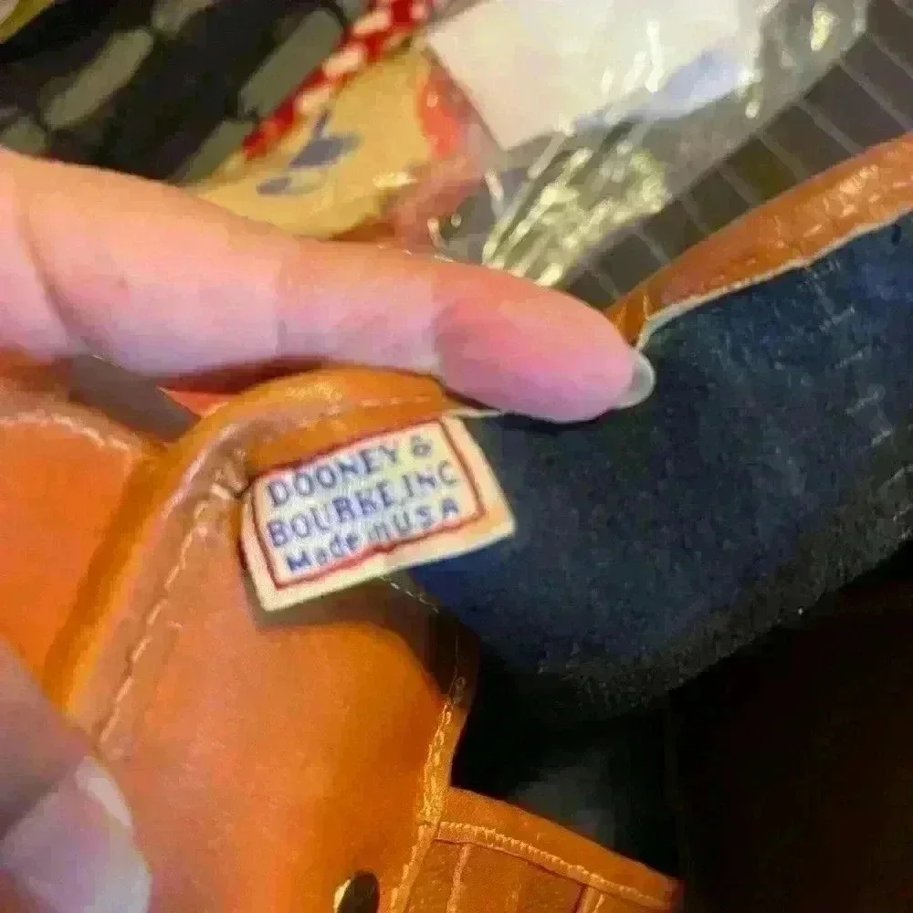 Dooney & Bourke Vintage Doctor Satchel - Picture 5 of 14